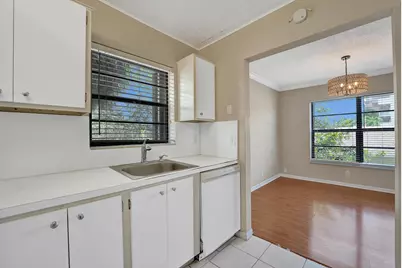 200 Jacaranda Country Club Drive #1b, Plantation, FL 33324 - Photo 7