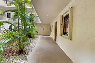 1202 S Lake Dr, Lantana, FL 33462 - Photo 5