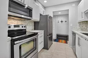 250 NE 20th St, Boca Raton, FL 33431 - Photo 3