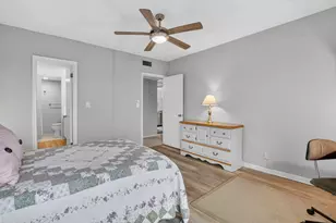 250 NE 20th St, Boca Raton, FL 33431 - Photo 17