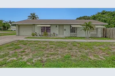 302 SW 8th Street, Boynton Beach, FL 33426 - Photo 1