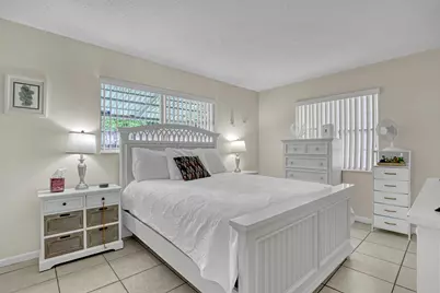302 SW 8th Street, Boynton Beach, FL 33426 - Photo 15