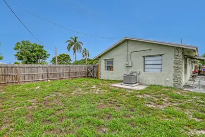 302 SW 8th Street, Boynton Beach, FL 33426 - Photo 27