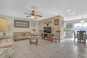 302 SW 8th St, Boynton Beach, FL 33426 - Photo 7