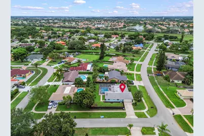 11249 Pine Valley Drive, Wellington, FL 33414 - Photo 3