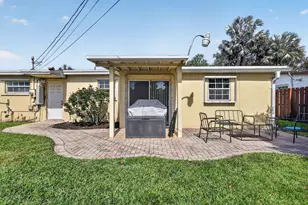 241 N 68th Terrace, Hollywood, FL 33024 - Photo 5