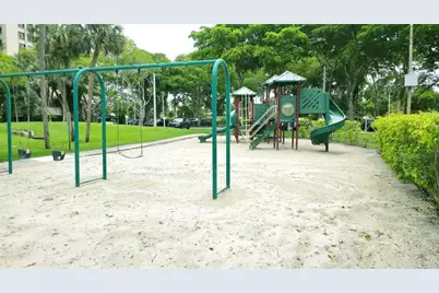 11111 Biscayne Boulevard #Tower 2 - 4C or 427, Miami, FL 33181 - Photo 25