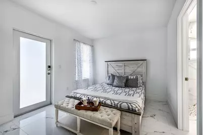 430 NW 13th Avenue, Boynton Beach, FL 33435 - Photo 9