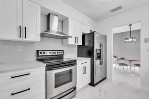 6812 NW 74th Pl, Tamarac, FL 33321 - Photo 9