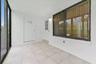 319 Knotty Pine Cir, Greenacres, FL 33463 - Photo 3