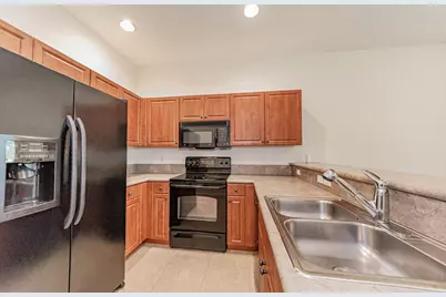 2563 SW Stockbridge Sq Square SW, Vero Beach, FL 32962 - Photo 9