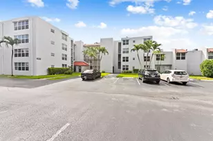 9451 Evergreen Pl, Davie, FL 33324 - Photo 15