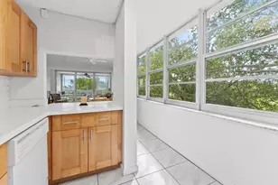 9451 Evergreen Pl, Davie, FL 33324 - Photo 3