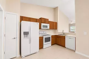 7958 Piper Ln, Lake Worth, FL 33463 - Photo 3