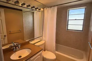 184 Easthampton H, West Palm Beach, FL 33417 - Photo 9