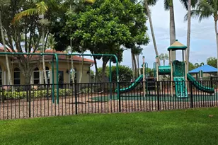 2866 S Oasis Dr, Boynton Beach, FL 33426 - Photo 21