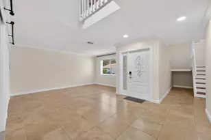 704 SW 89th Ave, Plantation, FL 33324 - Photo 5