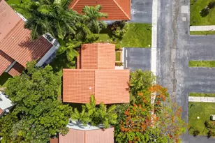 704 SW 89th Ave, Plantation, FL 33324 - Photo 29