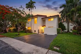 704 SW 89th Ave, Plantation, FL 33324 - Photo 1