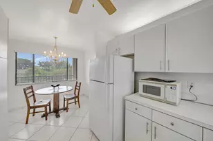 9485 N Belfort Cir, Tamarac, FL 33321 - Photo 17