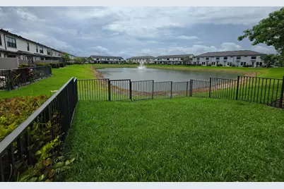 4480 W Appleton Cir W, Oakland Park, FL 33309 - Photo 9