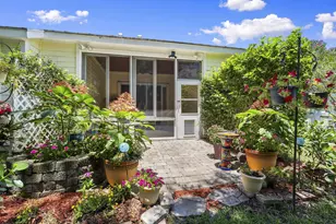 512 NE Canoe Park Cir, Port Saint Lucie, FL 34983 - Photo 29