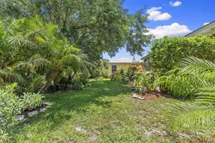 512 NE Canoe Park Cir, Port Saint Lucie, FL 34983 - Photo 31
