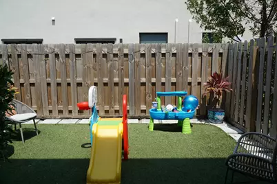21435 NE 2nd Place, Miami, FL 33161 - Photo 15