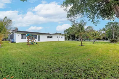 11821 NW 6th Court, Plantation, FL 33325 - Photo 7