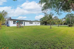 11821 NW 6th Ct, Plantation, FL 33325 - Photo 7