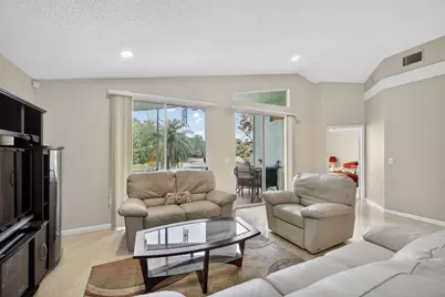 2860 Waters Edge Circle, Greenacres, FL 33413 - Photo 15