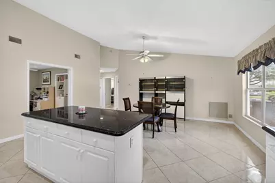 2860 Waters Edge Circle, Greenacres, FL 33413 - Photo 21