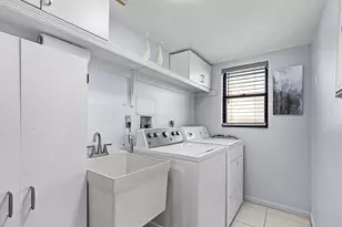 3831 SE 11th Pl, Cape Coral, FL 33904 - Photo 11
