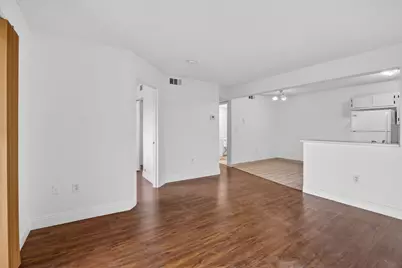 300 W Palm Cir Circle W #305, Pembroke Pines, FL 33025 - Photo 3