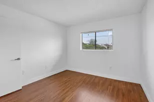 300 W Palm Cir Circle W, Pembroke Pines, FL 33025 - Photo 15