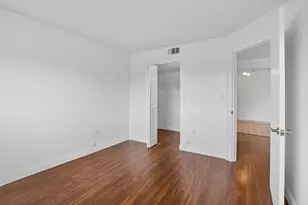 300 W Palm Cir Circle W, Pembroke Pines, FL 33025 - Photo 13