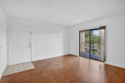 300 W Palm Cir Circle W #305, Pembroke Pines, FL 33025 - Photo 5