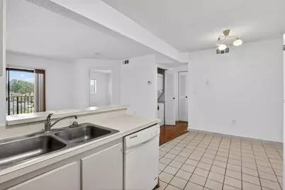 300 W Palm Cir Circle W #305, Pembroke Pines, FL 33025 - Photo 9