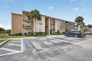 300 W Palm Cir Circle W, Pembroke Pines, FL 33025 - Photo 41