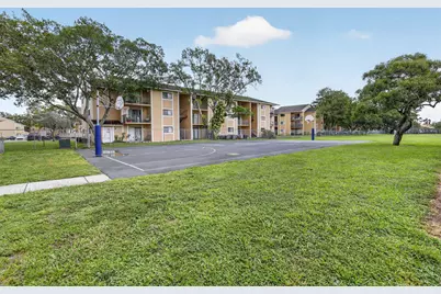 300 W Palm Cir Circle W #305, Pembroke Pines, FL 33025 - Photo 27