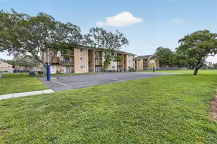 300 W Palm Cir Circle W, Pembroke Pines, FL 33025 - Photo 27