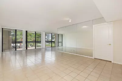 2000 Presidential Way #206, West Palm Beach, FL 33401 - Photo 3
