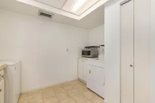 2000 Presidential Way, West Palm Beach, FL 33401 - Photo 11
