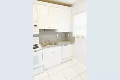 1001 SE 3rd Street #3, Deerfield Beach, FL 33441 - Photo 7