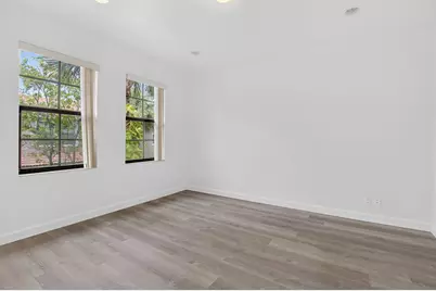 114 E Astor Circle E, Delray Beach, FL 33484 - Photo 11