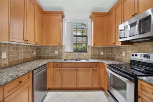 114 E Astor Circle E, Delray Beach, FL 33484 - Photo 7