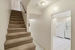 275 Jacaranda Dr, Plantation, FL 33324 - Photo 7