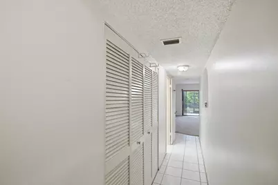 275 Jacaranda Drive, Plantation, FL 33324 - Photo 13
