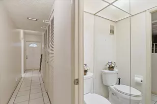 275 Jacaranda Dr, Plantation, FL 33324 - Photo 15