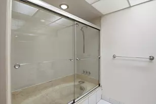275 Jacaranda Dr, Plantation, FL 33324 - Photo 27